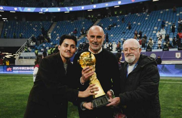 德甲赛前再迎强敌;上海海港复出首秀;主帅态度——质疑声仍在;球队文化再被提及的简单介绍 德甲赛前再迎强敌;上海海港复出首秀;主帅态度——质疑声仍在;球队文化再被提及的简单介绍