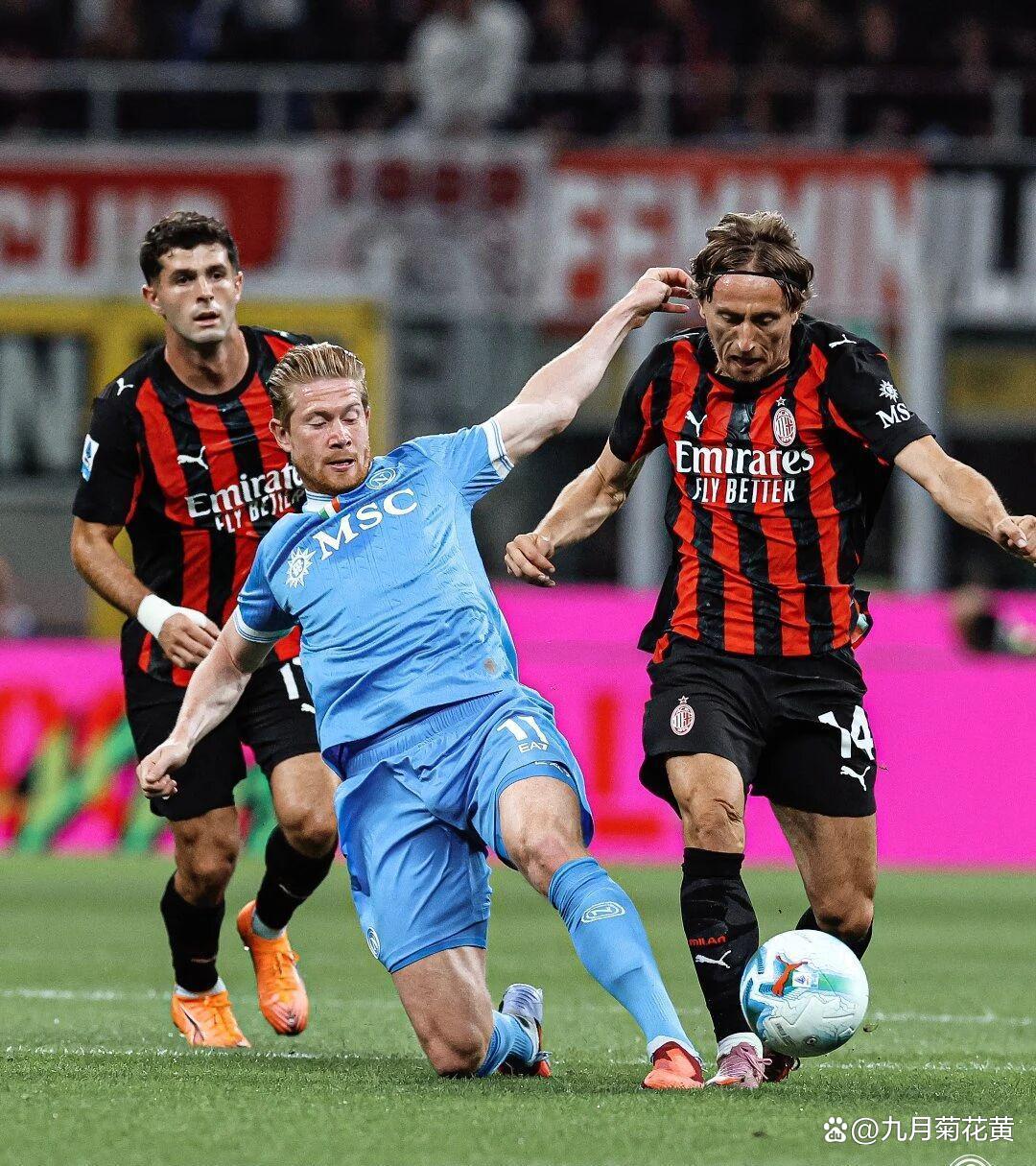 赛地聚焦：欧冠国际比赛日热度飙升，那不勒斯刷新队史纪录，媒体盛赞，年轻球员得到机会的简单介绍